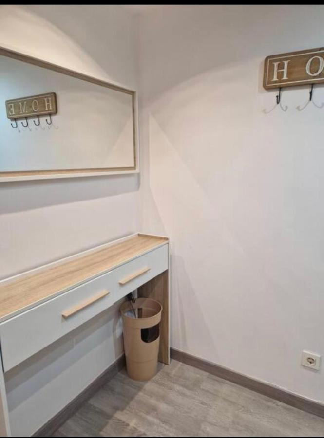 Apartamento Con Terraza Y Parking 기욘 객실 사진